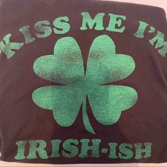 Kiss me I’m Irish-ish ☘️ T-Shirt St.Patrick’s day T Mad Engine Large SOFFFT - Picture 5 of 7